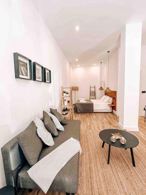Apartment In Lavapies, Downtown Madrid